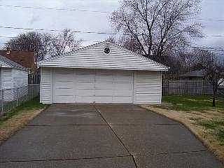 2nd image of 904 Mayfair Blvd