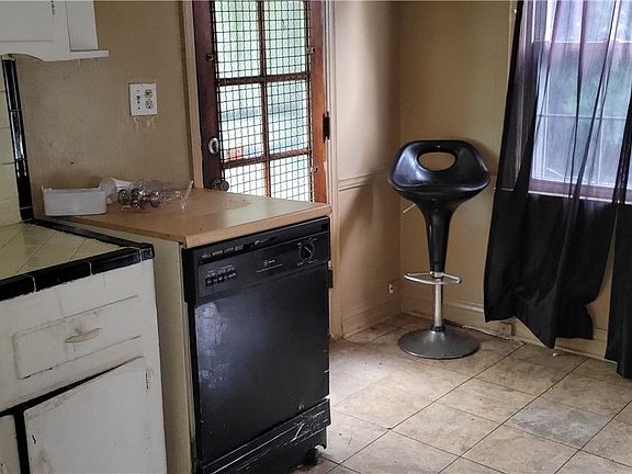 5th image of 15805 Judson Dr