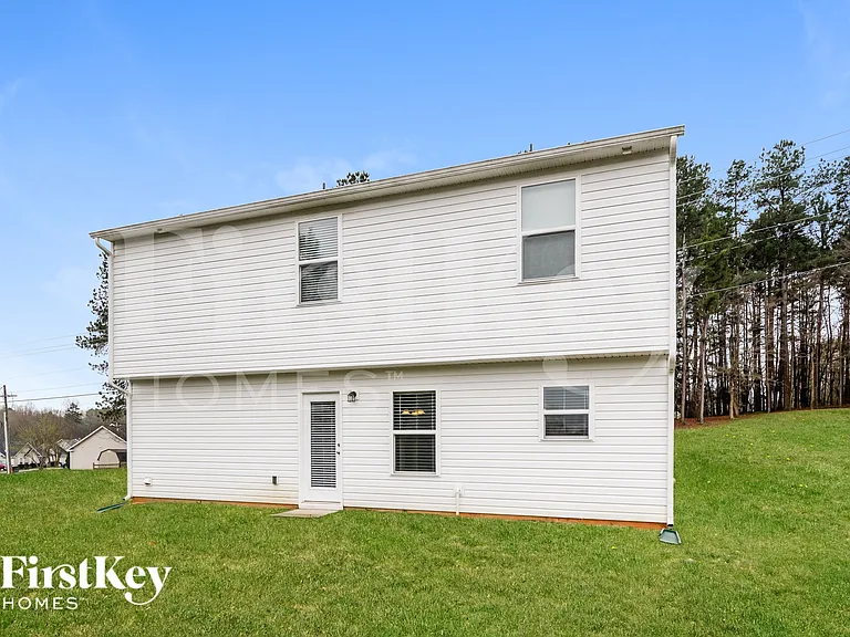 910 Park Rd — Photo 15