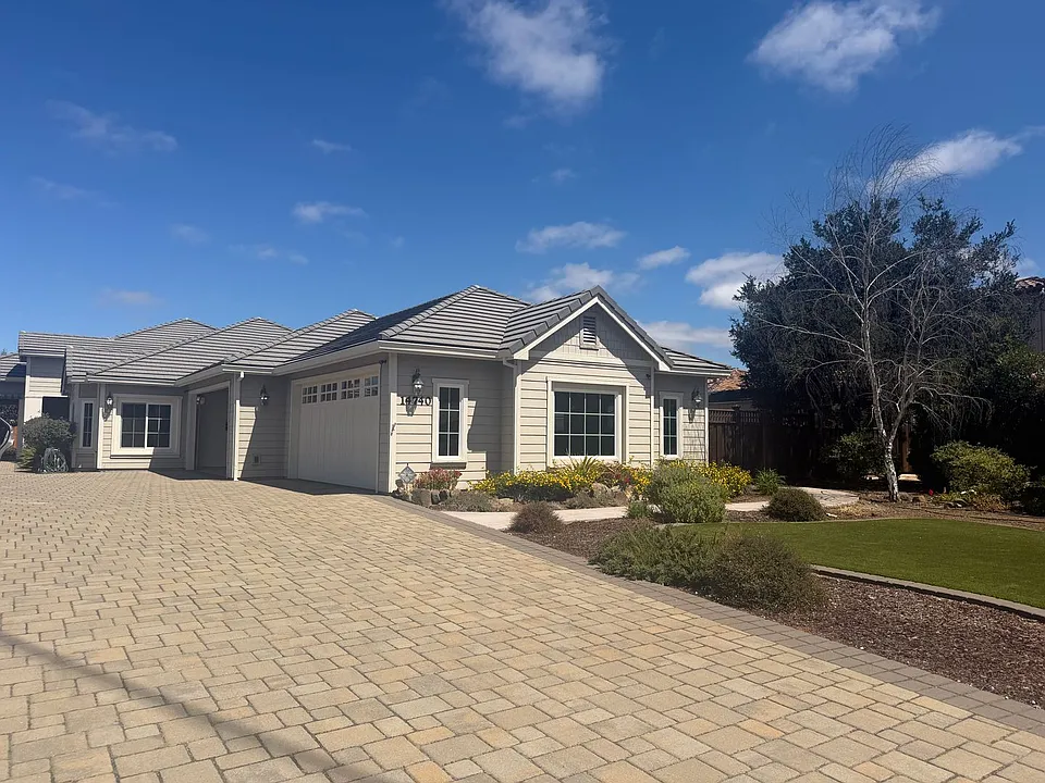 14740 Secretariat Way