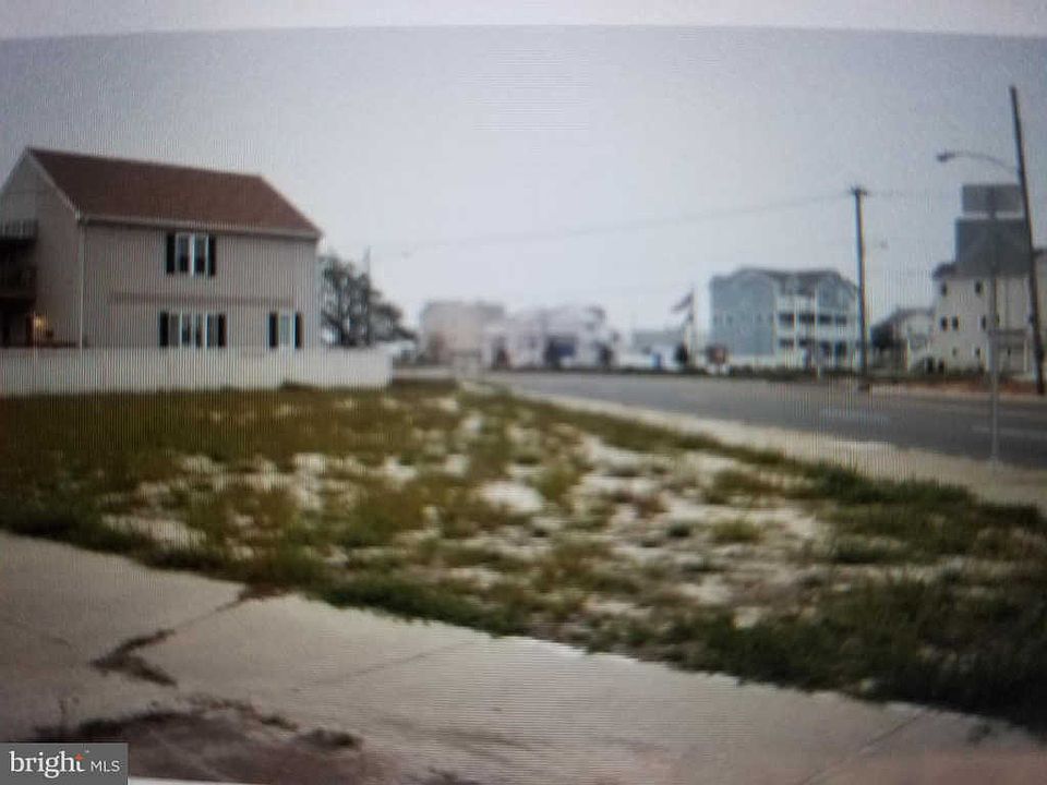1st image of 201 W Walnut Ave
