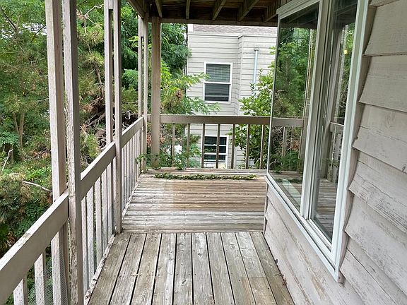 3rd image of 2601 14th Ave W
