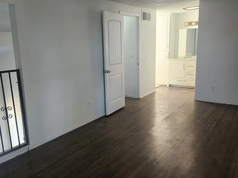 10930 Highwood Way — Photo 1