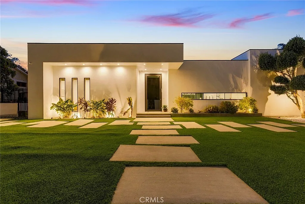5 bed, 5.5 bath, 4417 sqft, $22,000 — Photo 3
