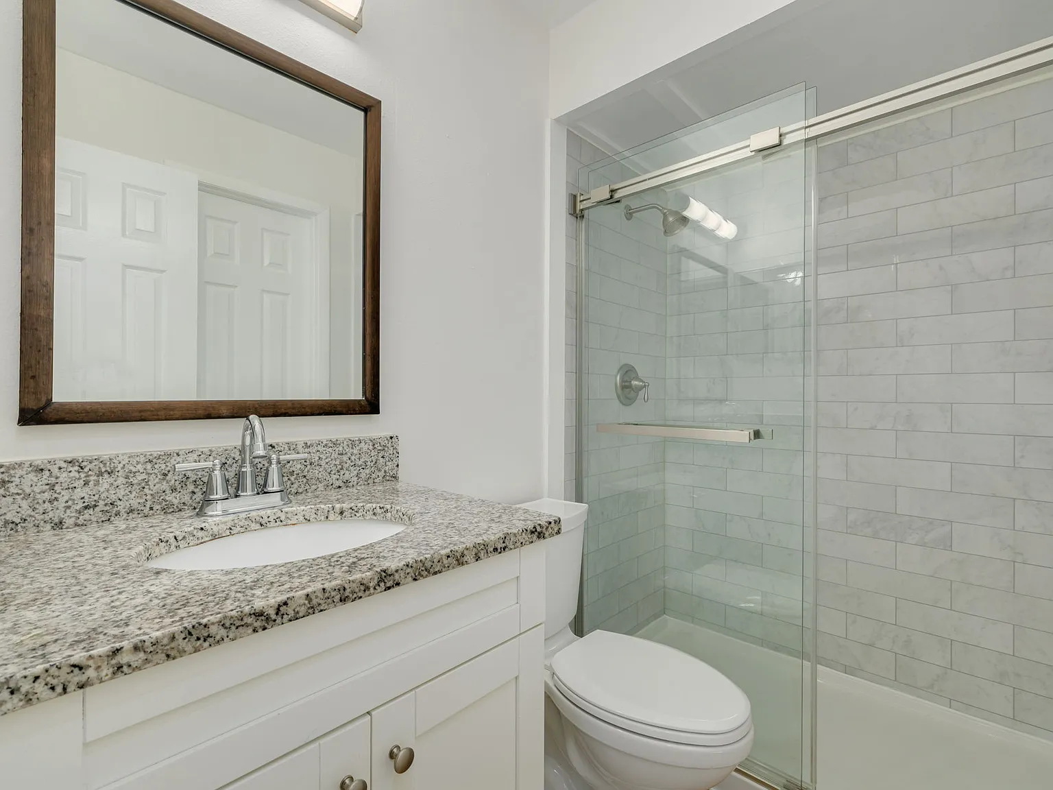 2 bed, 821 sqft, $1,350 — Photo 4