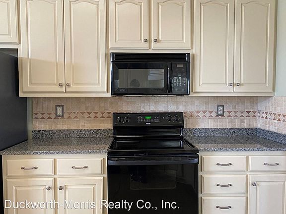 5th image of 2120 Evergreen Ln