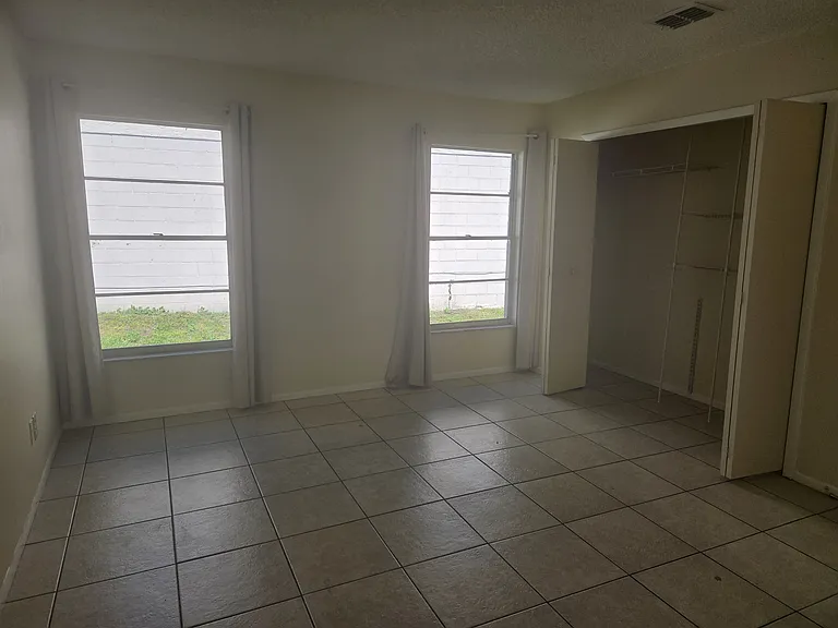524 Madrigal Ct — Photo 6