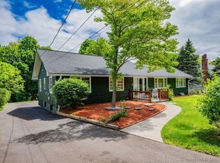 28 Goodrich Rd, Farmington, CT 06032