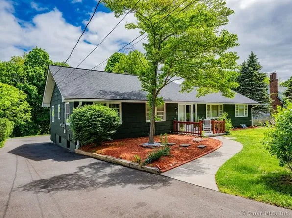 28 Goodrich Road, Farmington, CT 06032