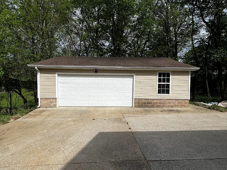 578 Somerset Ln — Photo 8