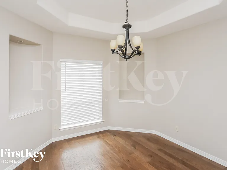 104 Abbey Rd — Photo 12