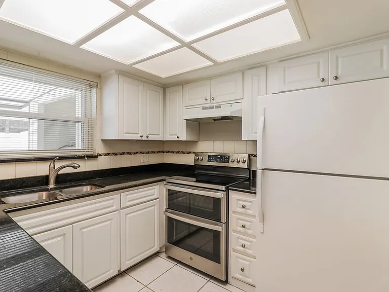 7640 Woodbridge Blvd — Photo 9