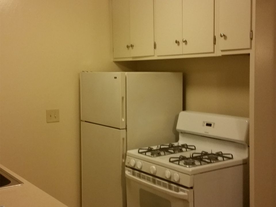 2nd image of 5412 Claremont Ave APT 29