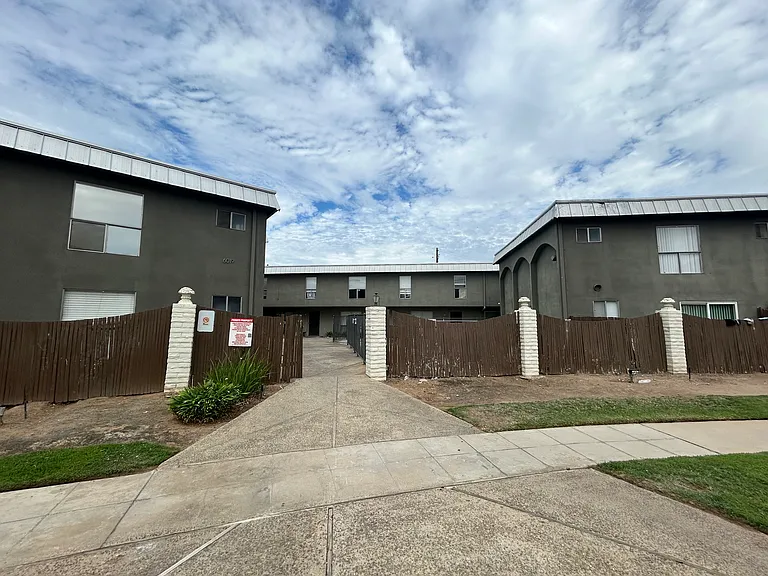 6019 N College Ave #G — Photo 13