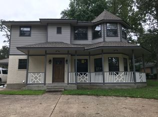 1715 E Lake Dr, Huntsville, TX 77340