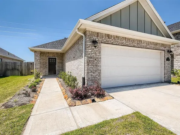 7446 French Quarter Ct, Fulshear, TX 77441