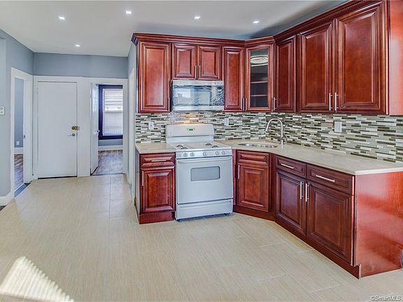 2nd image of 36-38 Lee Ave