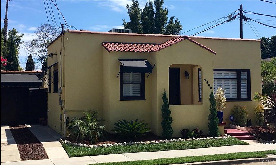 1st image of 2940 E Theresa St