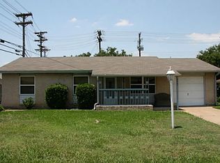 2427 Trinity St, Irving, TX 75062