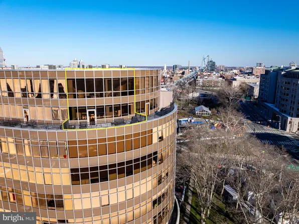 201 N 8th St Unit 906, Philadelphia, PA 19106