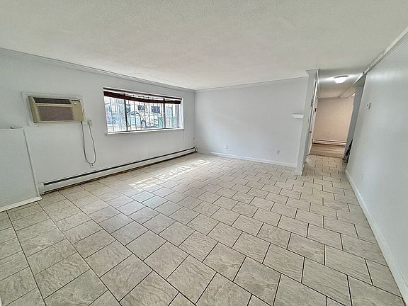 4th image of 124 Addison St APT 4
