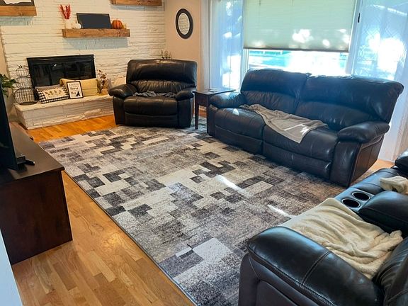 2nd image of 2601 Patricia Ln