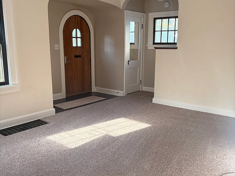 309 W Liberty St — Photo 2