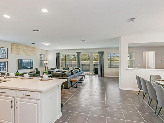 3rd image of 1564 Nassau Point Trl