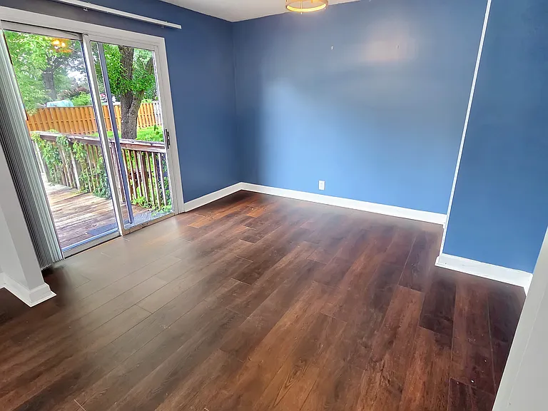 742 Elmhurst Rd — Photo 5