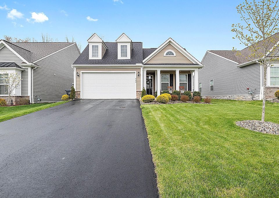 1st image of 544 Douglas Dr