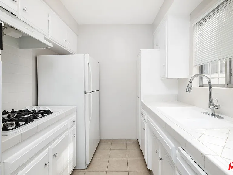 1023 N Laurel Ave #2 — Photo 6