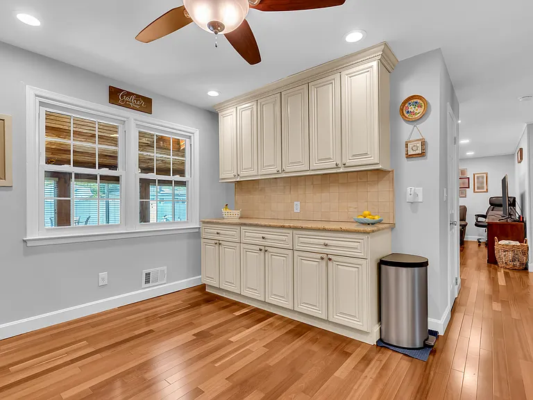 1044 Evelyn Dr — Photo 26