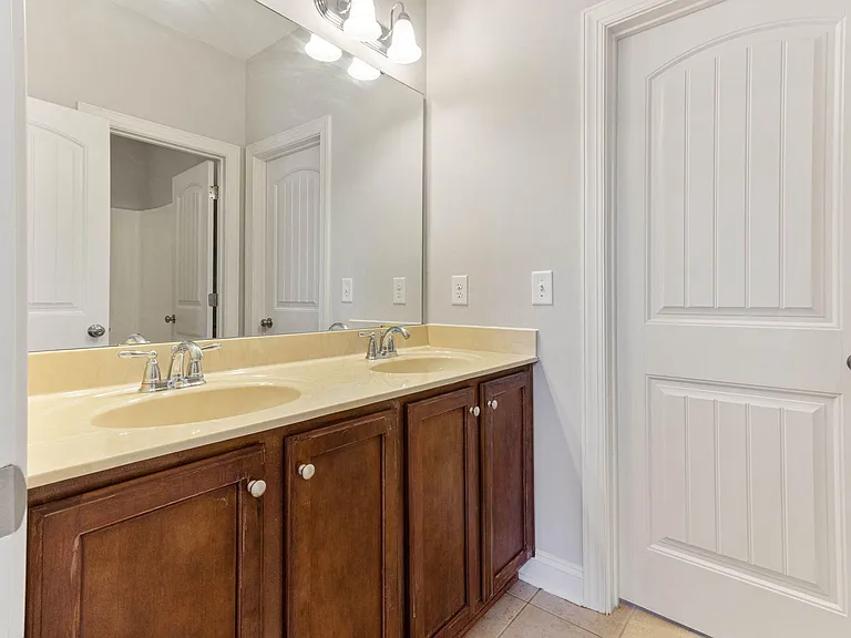 1528 Lily Creek Dr — Photo 19