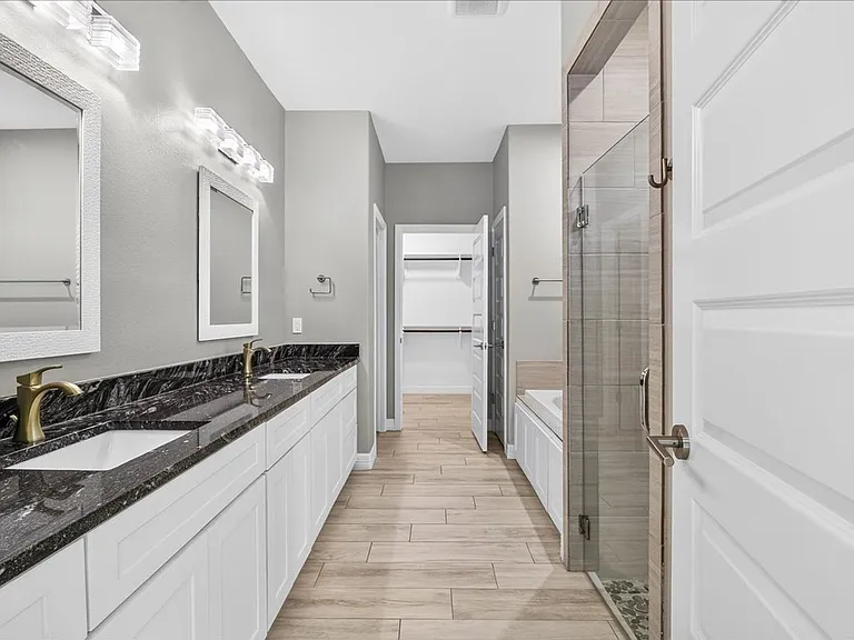 6718 Stuyvesant Ct — Photo 25