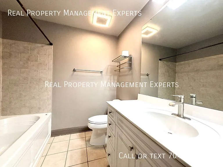 300 W 5th St #215 — Photo 6
