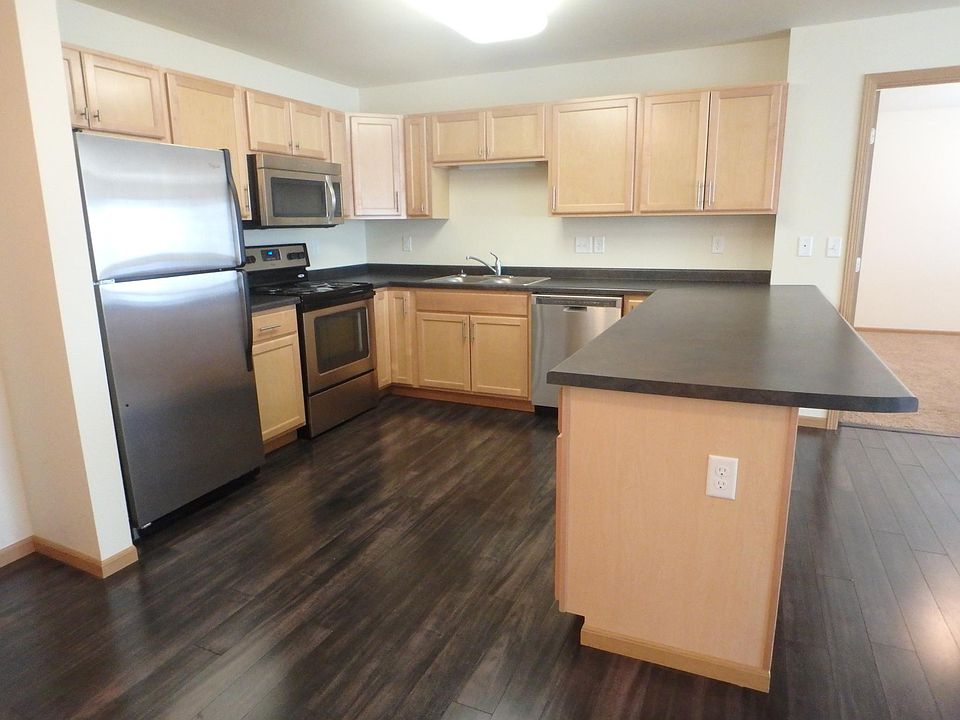 1st image of 621 33rd Ave W #W