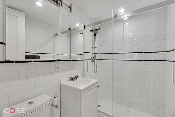 Rented by CORE | media 15