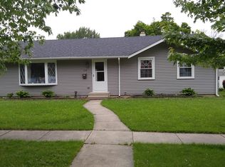 614 N 12th St, Rochelle, IL 61068