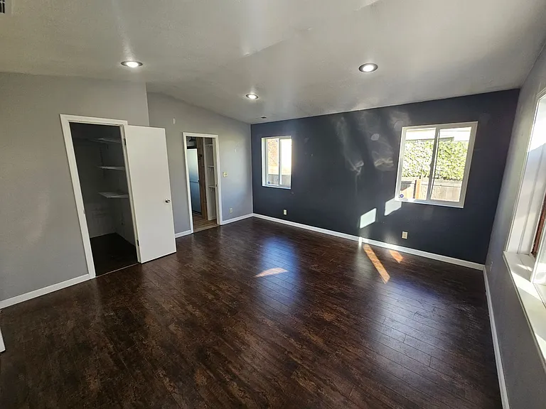 424 E Princeton Ave — Photo 4