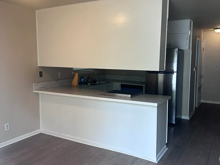 5012 Longview Dr — Photo 2