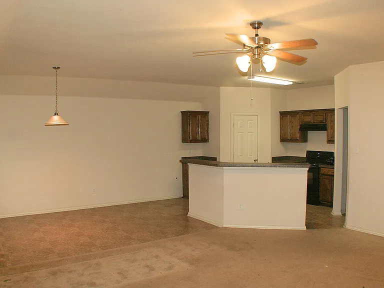 Kitchen - Dining Area_03112016