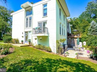 1640 Wainwright Dr, Reston, VA 20190