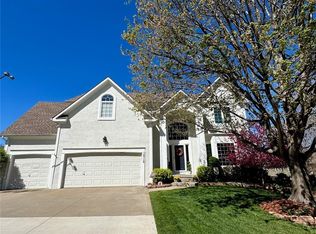5718 NE Sapphire Pl, Lees Summit, MO 64064