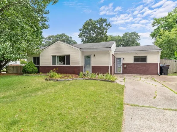 300 Garrison Pl, Virginia Beach, VA 23452