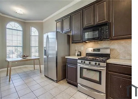 4 bed, 1800 sqft, $3,300 — Photo 4