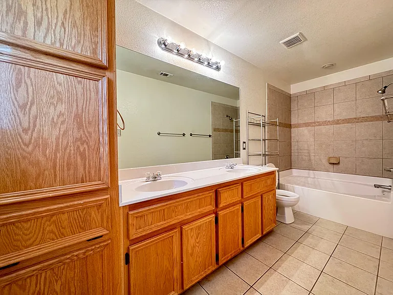 1313 Chips Dr #B — Photo 12