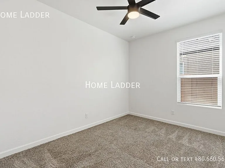 2713 N Camden Dr — Photo 14