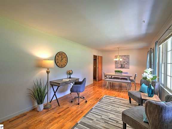 5th image of 325 Richmond Dr