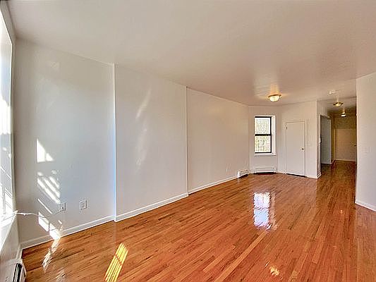 3rd image of 2027 3rd Ave APT 4C