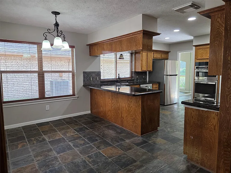8706 Chelsworth Dr — Photo 12